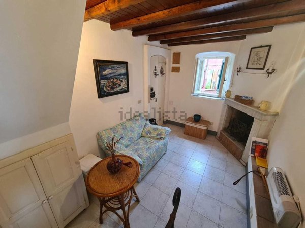 appartamento in affitto ad Ameglia in zona Montemarcello