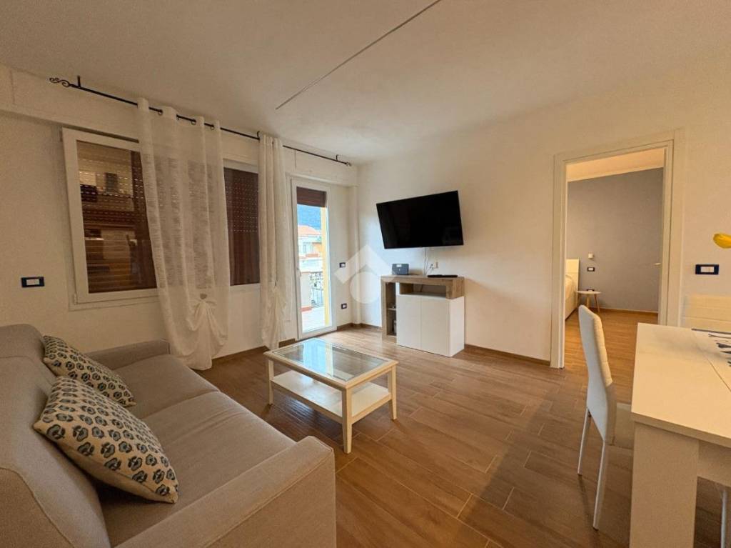 appartamento in affitto ad Ameglia in zona Cafaggio