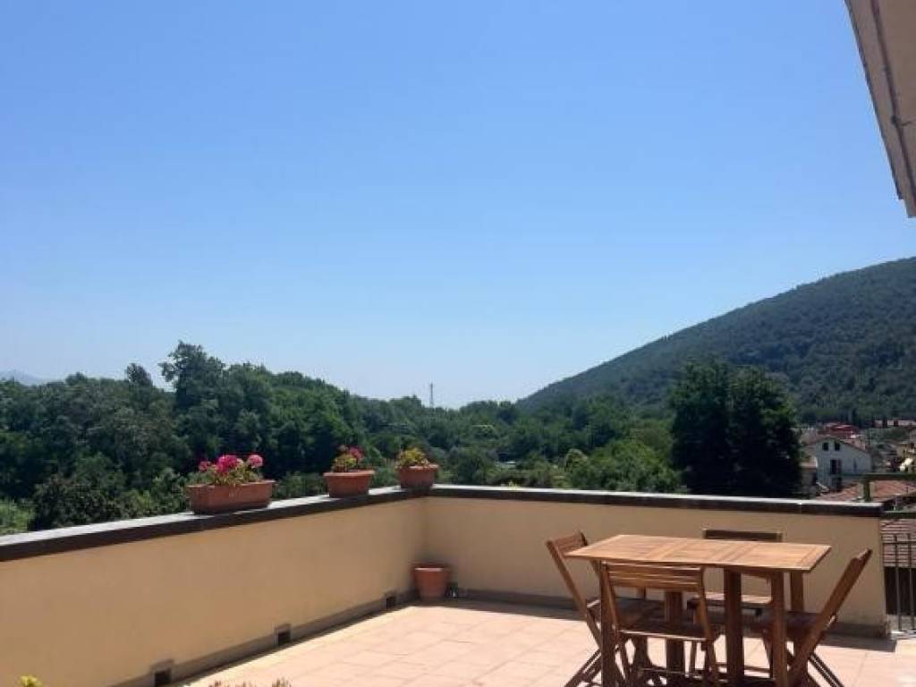 appartamento in affitto ad Arcola in zona Romito Magra