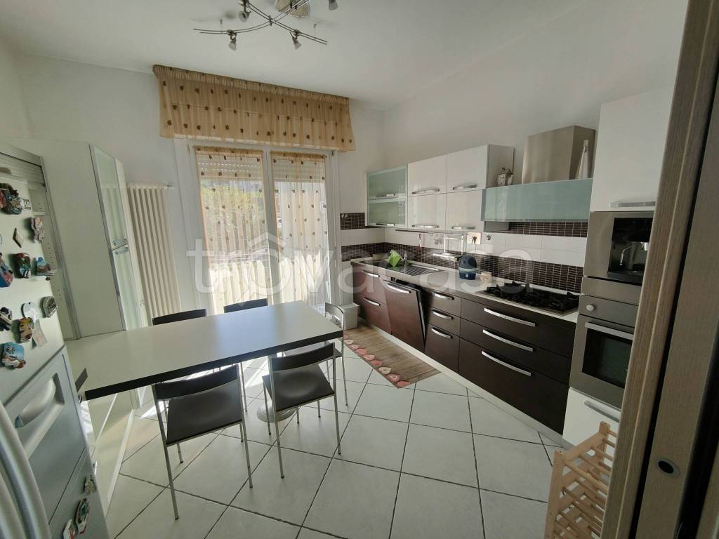 casa indipendente in affitto ad Arcola