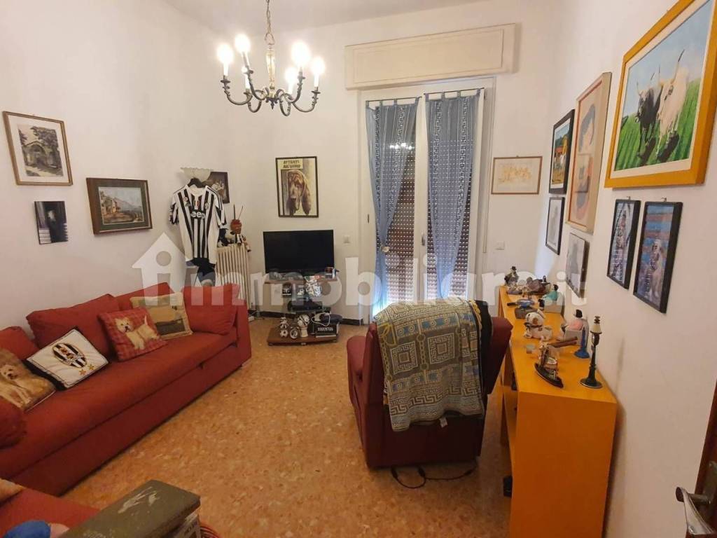 appartamento in affitto ad Arcola in zona Romito Magra