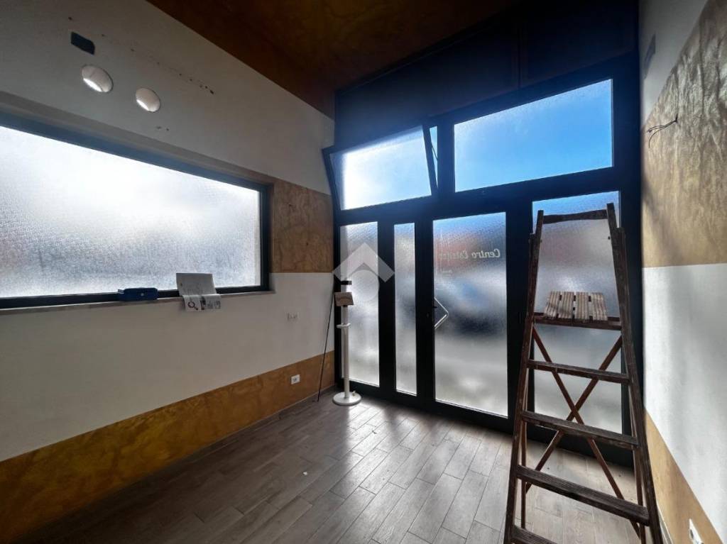 negozio in affitto ad Arcola in zona Ressora