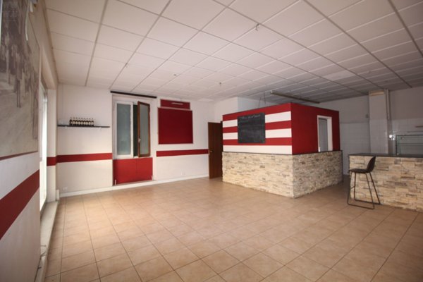 locale commerciale in affitto ad Arcola in zona Ressora