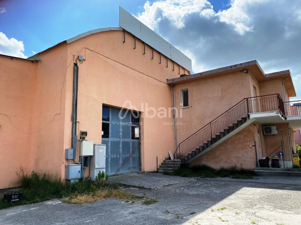 capannone in affitto ad Arcola in zona Ressora