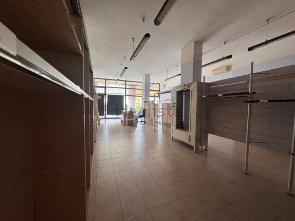 locale commerciale in affitto a Bolano