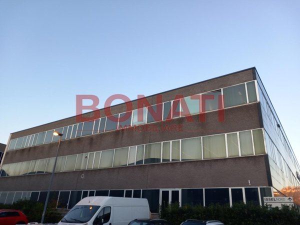 ufficio in affitto a Bolano