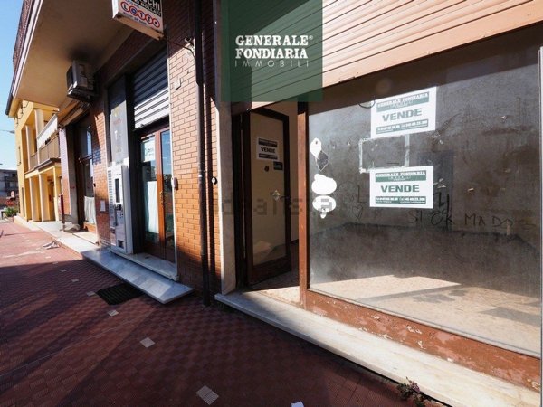 locale commerciale in affitto a Bolano