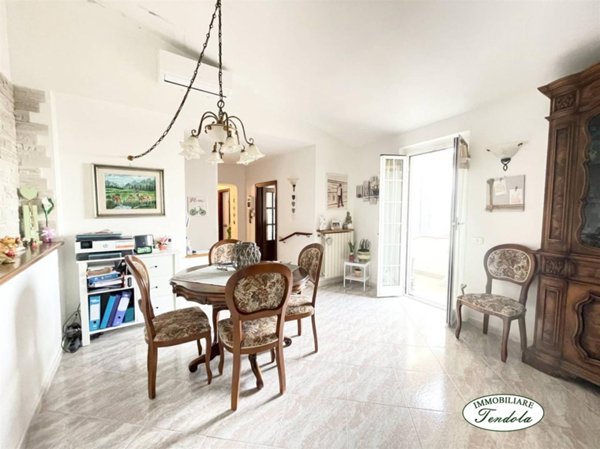 casa indipendente in affitto a Castelnuovo Magra