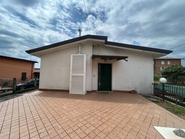 casa indipendente in affitto a Castelnuovo Magra in zona Molicciara