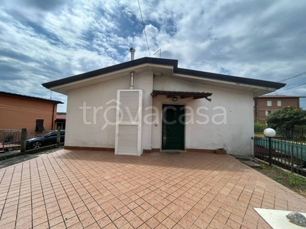 casa indipendente in affitto a Castelnuovo Magra