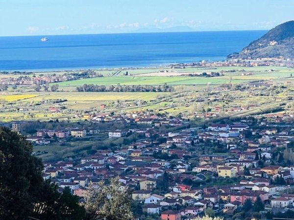casa indipendente in affitto a Castelnuovo Magra