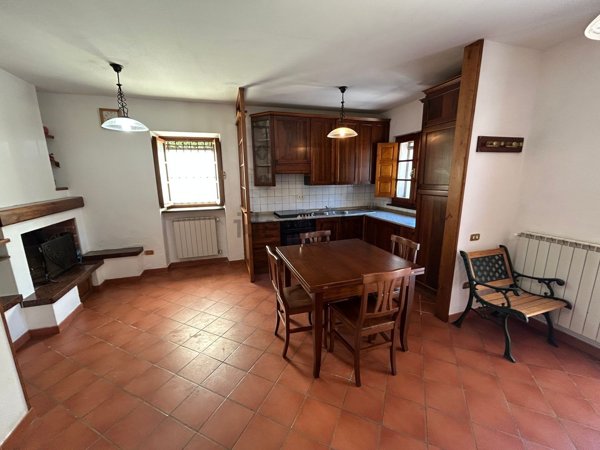 casa indipendente in affitto a Castelnuovo Magra