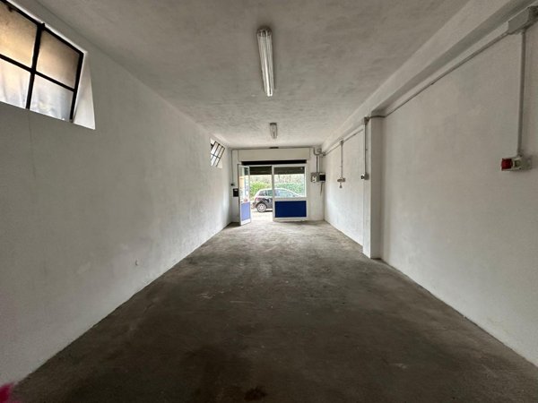 locale commerciale in affitto a Castelnuovo Magra