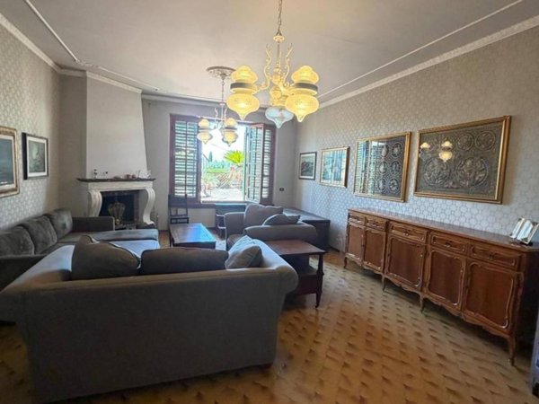 casa indipendente in affitto a Castelnuovo Magra