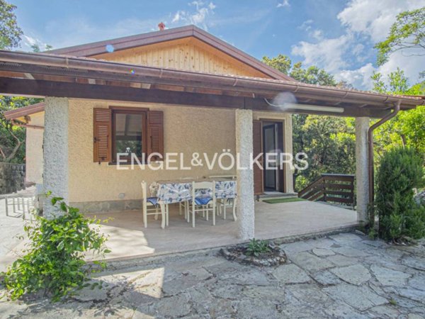 casa indipendente in affitto a Deiva Marina in zona Piazza