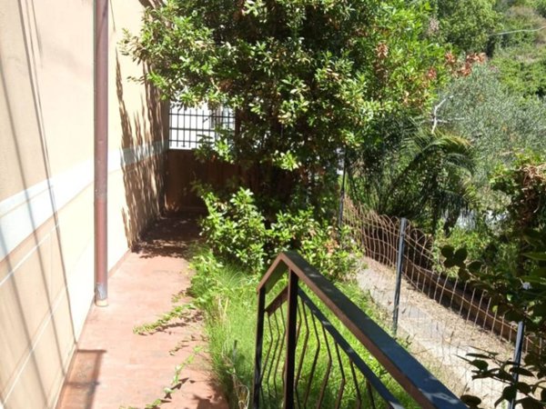 appartamento in affitto a Deiva Marina in zona Piazza