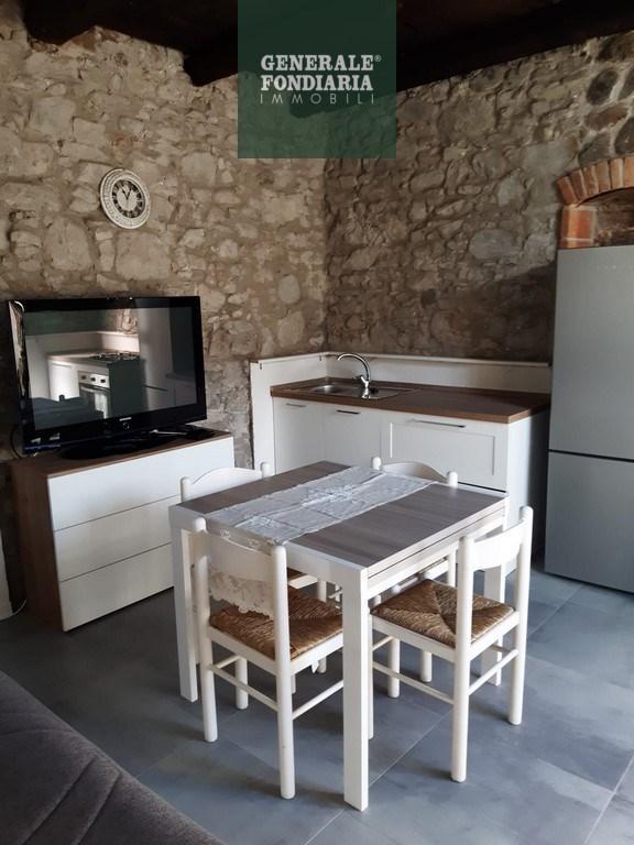 appartamento in affitto a Follo in zona Valdurasca