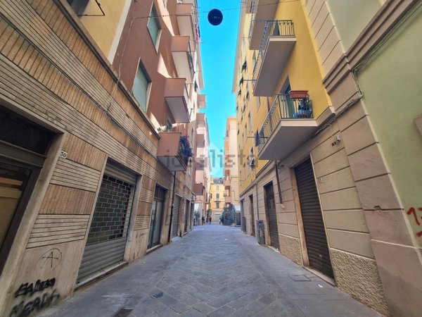 locale di sgombero in affitto a La Spezia in zona Centro Storico