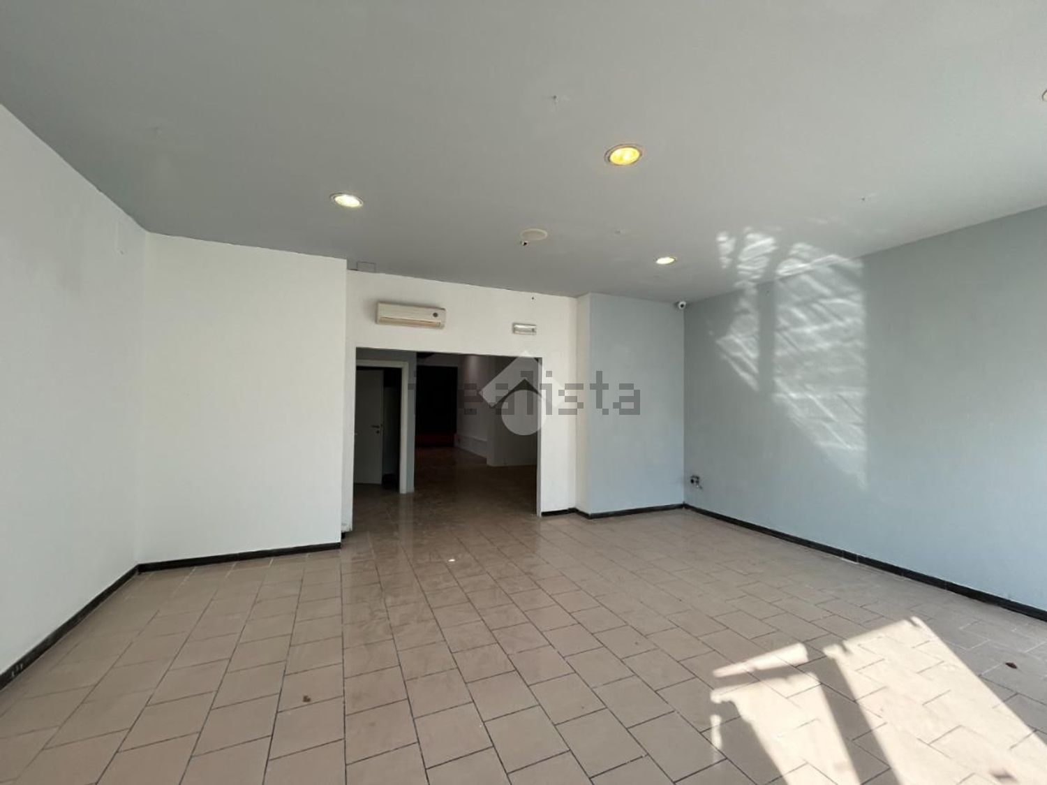 locale commerciale in affitto a La Spezia in zona Chiappa