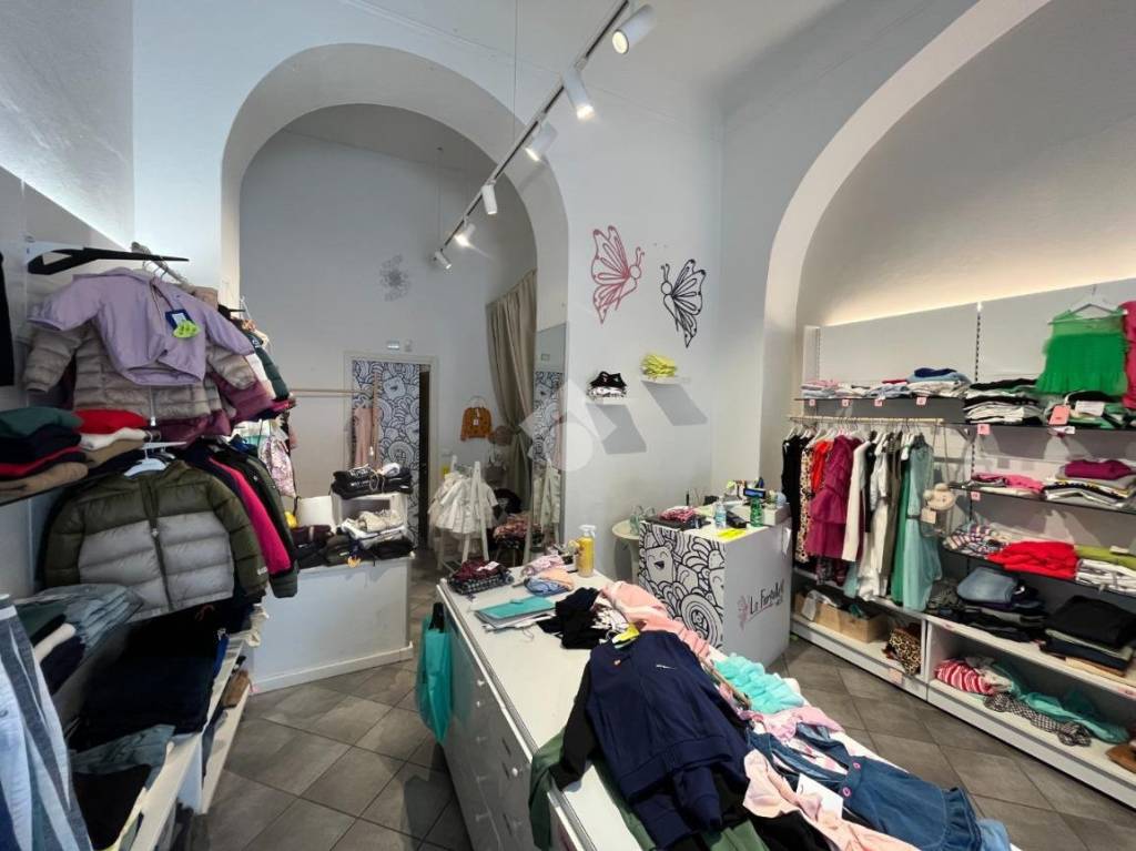 negozio in affitto a La Spezia in zona Canaletto / Buonviaggio / Migliarina