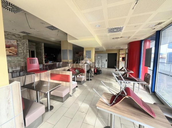 locale commerciale in affitto a La Spezia