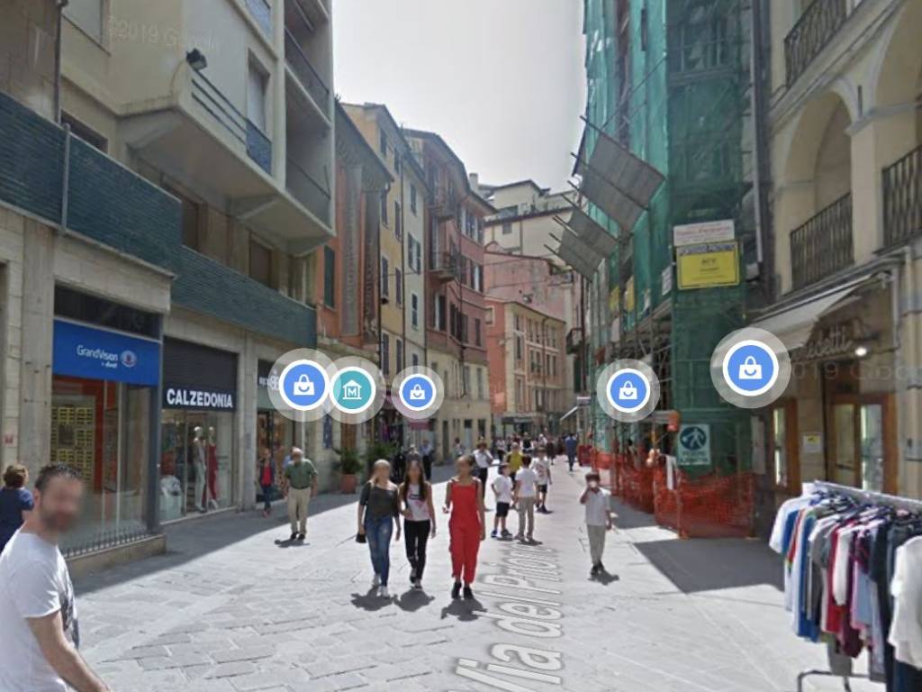 negozio in affitto a La Spezia