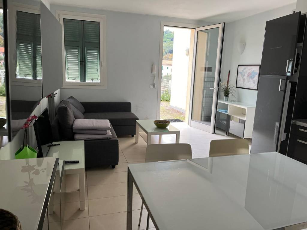 appartamento in affitto a La Spezia in zona Pitelli