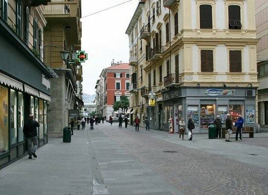 negozio in affitto a La Spezia in zona Centro Storico