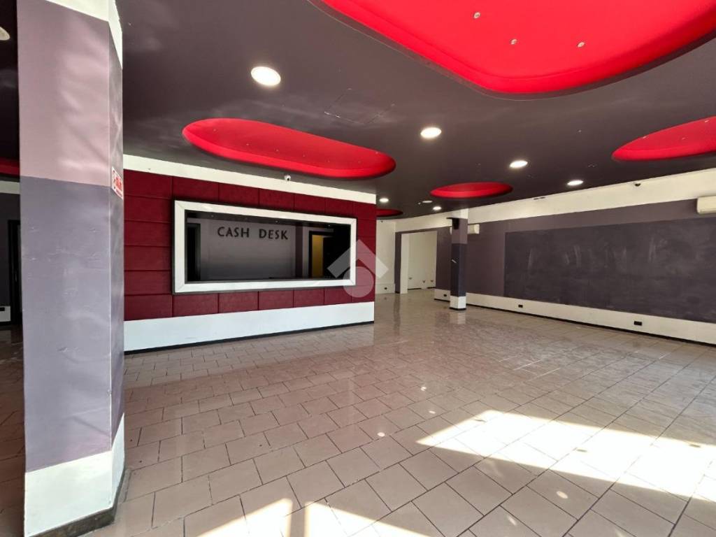 locale commerciale in affitto a La Spezia in zona Chiappa