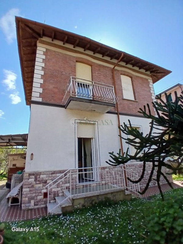 casa indipendente in affitto a La Spezia in zona Montepertico