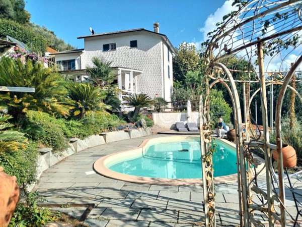 casa indipendente in affitto a La Spezia in zona Montepertico