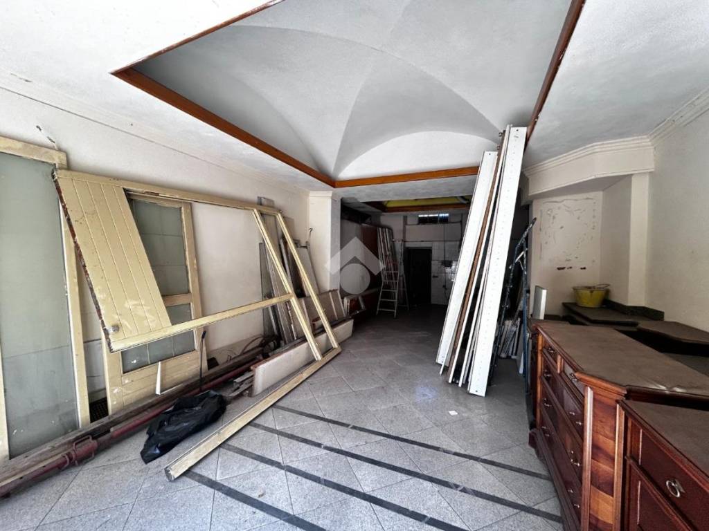 negozio in affitto a La Spezia