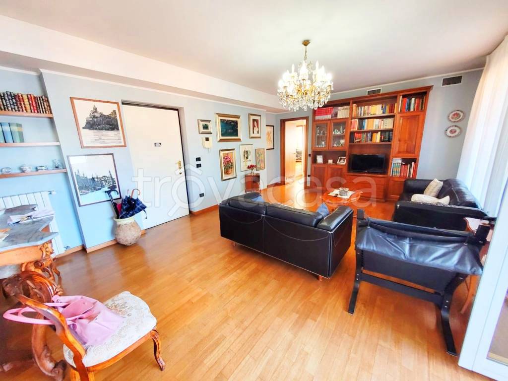 appartamento in affitto a La Spezia in zona Canaletto / Buonviaggio / Migliarina