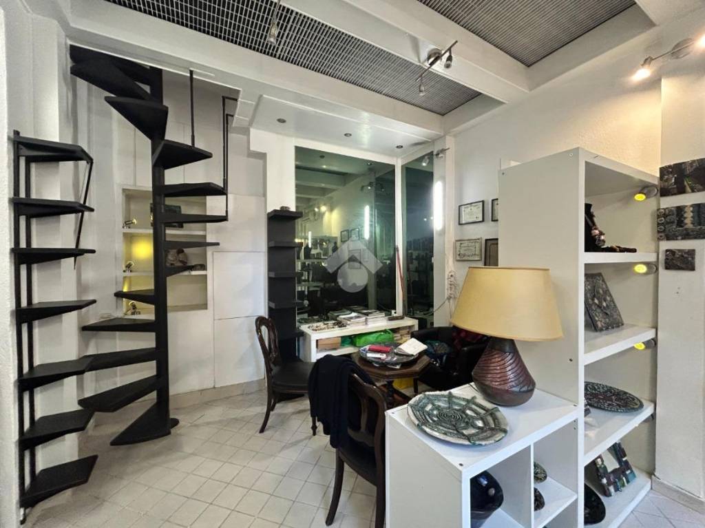 negozio in affitto a La Spezia in zona Centro Storico