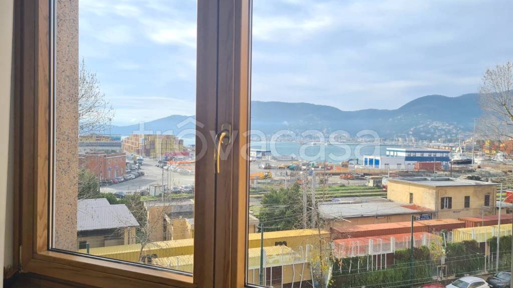appartamento in affitto a La Spezia in zona Canaletto / Buonviaggio / Migliarina