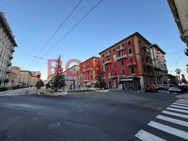 negozio in affitto a La Spezia in zona Centro Storico