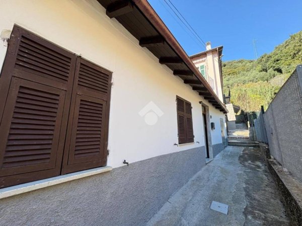 casa indipendente in affitto a La Spezia in zona Chiappa
