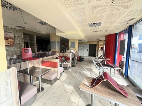 locale commerciale a La Spezia in zona Canaletto / Buonviaggio / Migliarina