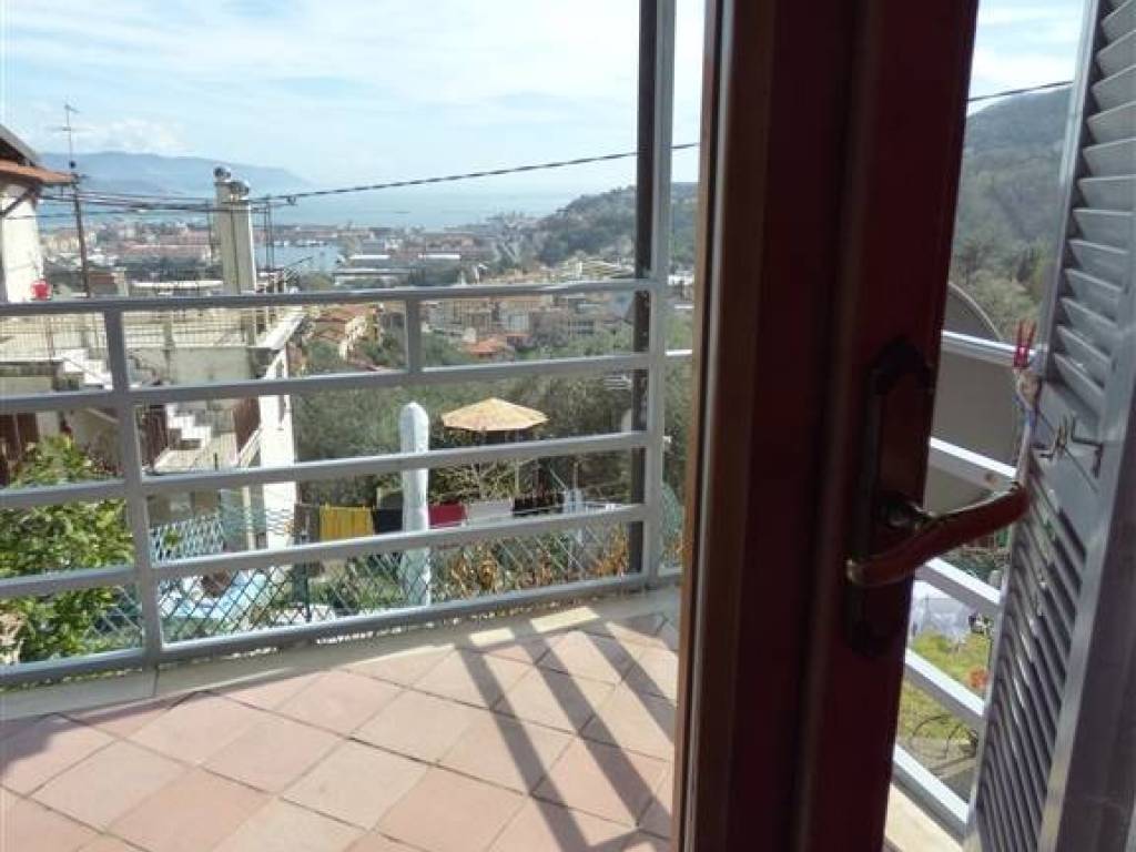 casa indipendente in affitto a La Spezia in zona Chiappa