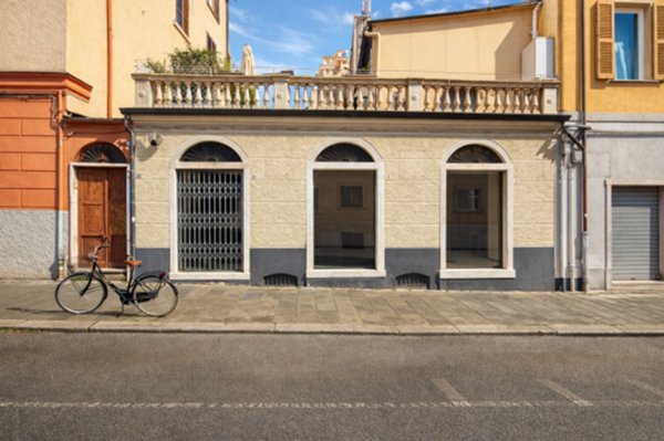 negozio in affitto a La Spezia in zona Centro Storico