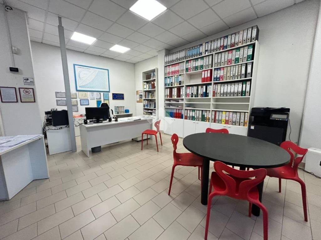 negozio in affitto a La Spezia in zona Chiappa