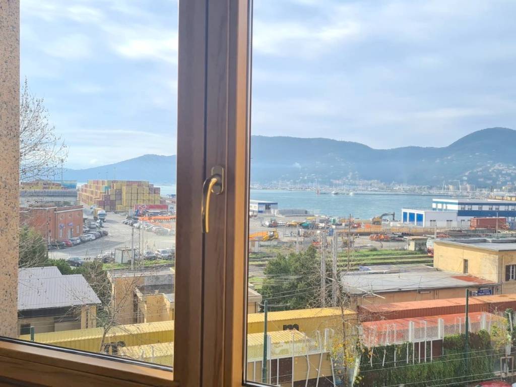 appartamento in affitto a La Spezia in zona Canaletto / Buonviaggio / Migliarina
