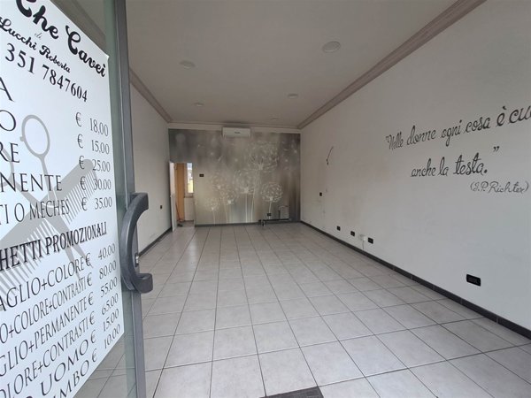 negozio in affitto a La Spezia in zona Canaletto / Buonviaggio / Migliarina