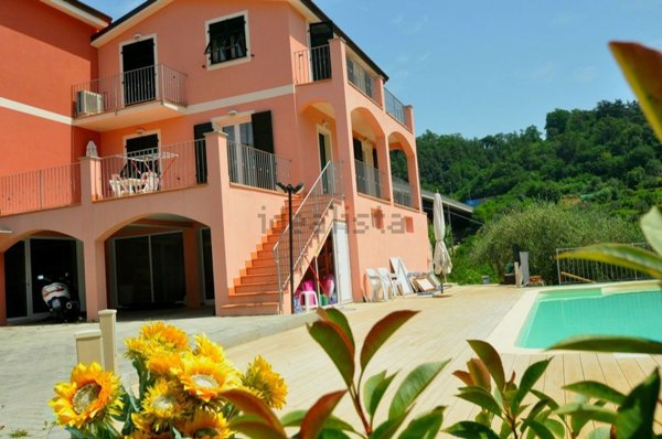 casa indipendente in affitto a La Spezia in zona Chiappa