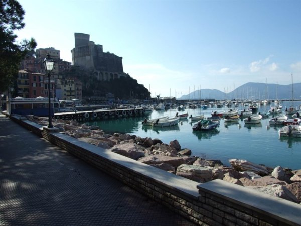 locale commerciale in affitto a Lerici in zona San Terenzo