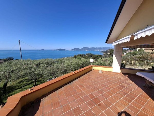 casa indipendente in affitto a Lerici in zona Tellaro
