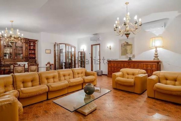 appartamento in affitto a Luni in zona Dogana