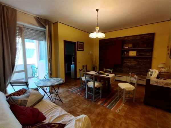 appartamento in affitto a Luni
