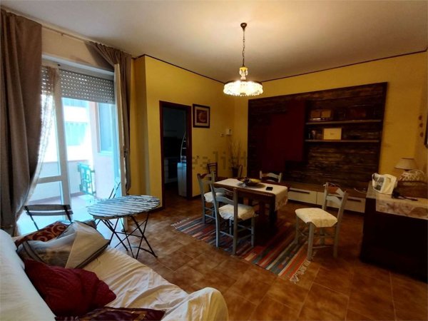 appartamento in affitto a Luni