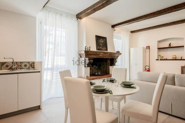 appartamento in affitto a Luni in zona Dogana